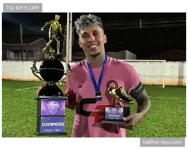 范戴克膝伤恐成职业生涯转折点，长期影响引发球迷与专家热议