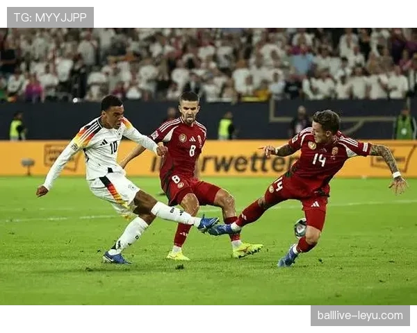 穆西亚拉持续进化，卓越球技与团队默契引热议