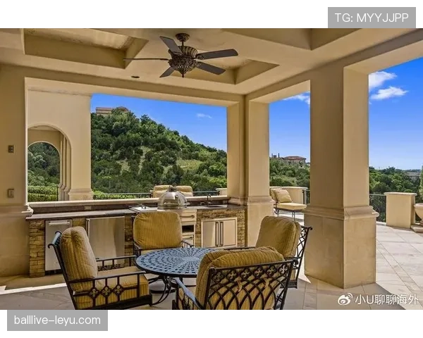 西蒙·拜尔斯训练完顺手买了栋别墅？