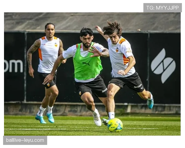 瓦伦西亚财政危机持续影响球队，转会运作受限对战力恢复制约明显